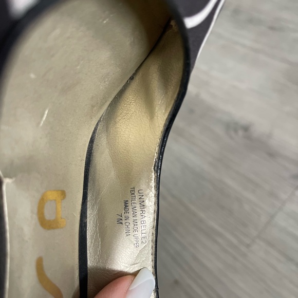 Black & White UNISA heels - Picture 5 of 8